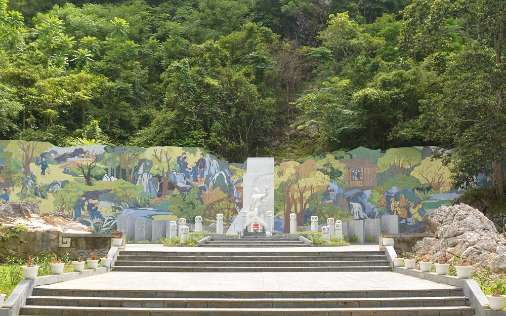 Khu di tích mộ Kim Đồng