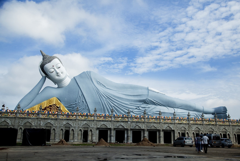 Tượng Phật nằm khổng lồ